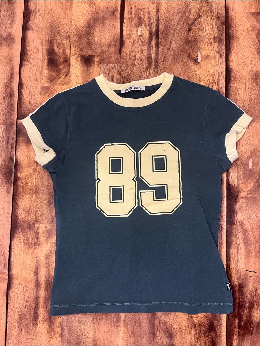 Women's 89 Graphic Ringer Tee - Cream Trim on Navy